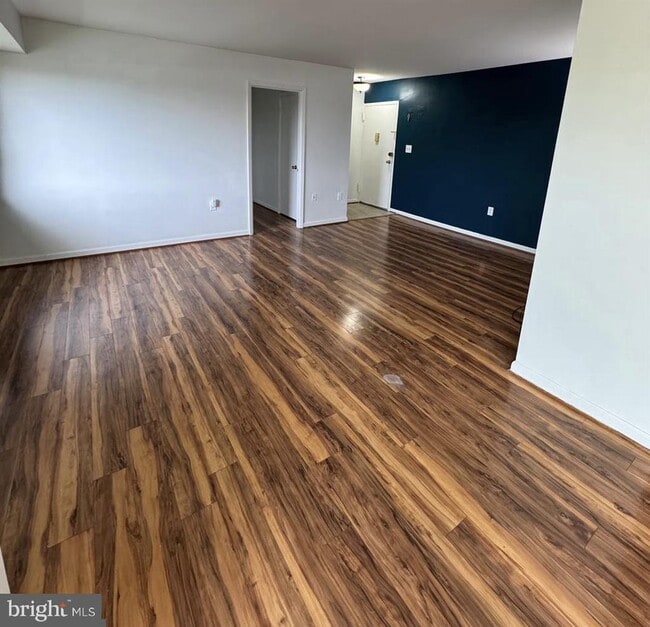 Building Photo - 1600 Renate Dr