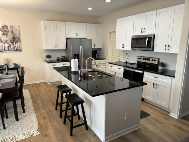 Building Photo - 21910 Goldcrest Run