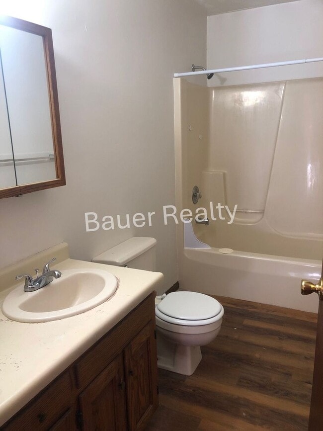 Building Photo - dc38