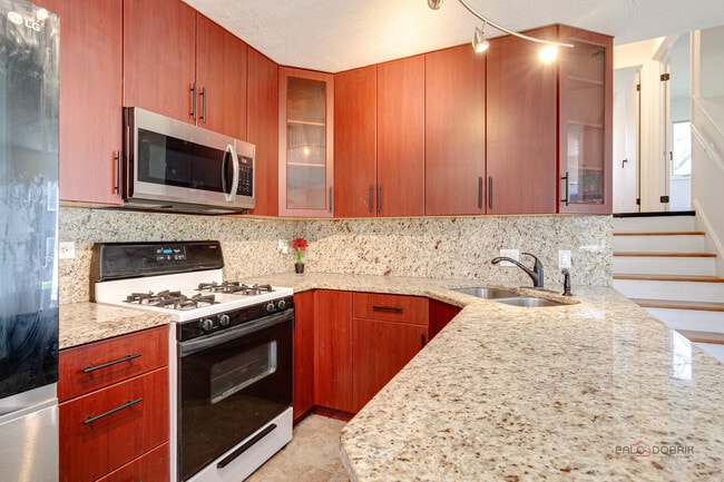 Building Photo - 808 Inverrary Ln