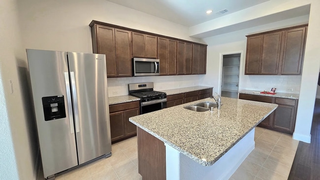 Building Photo - 3029 Hollybrook Ln