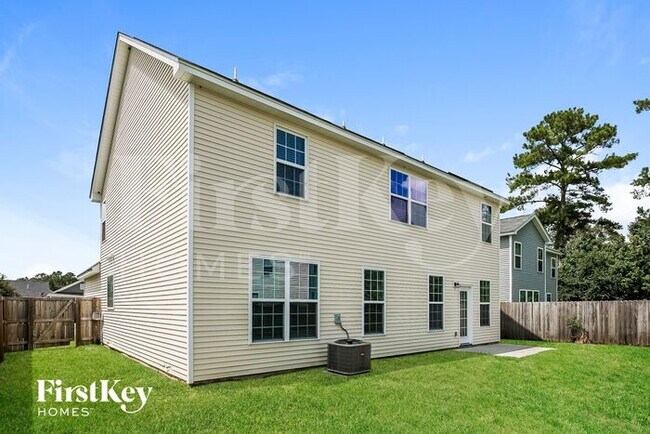 Building Photo - 2902 Penobscot Dr