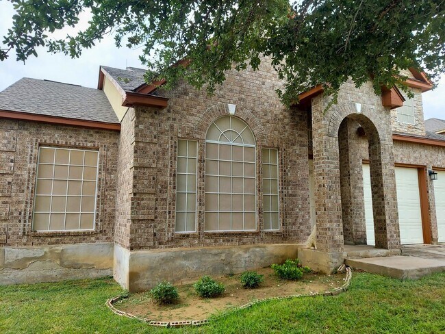Building Photo - 2802 Don Sergio Dr
