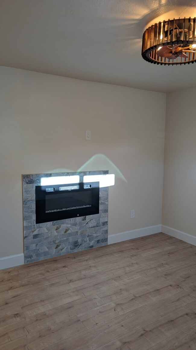 Building Photo - 9302 Sunrise Park Dr