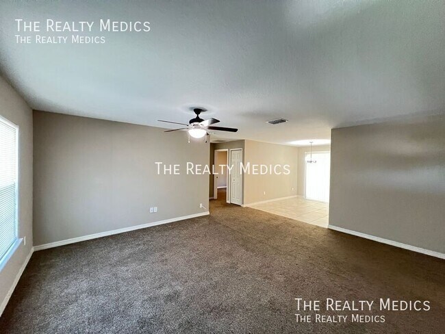 Building Photo - 16147 SW 17th Ave