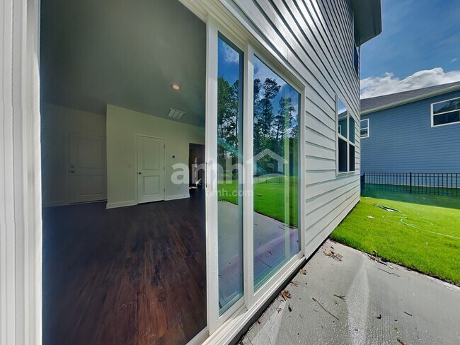 Building Photo - 611 Rivermist Dr