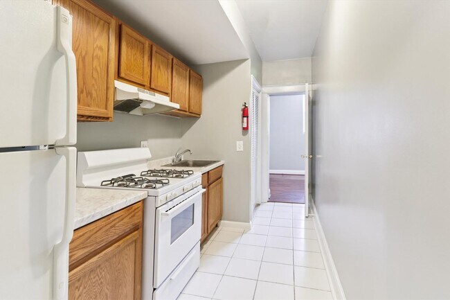 Building Photo - 1712 West Virginia Ave NE