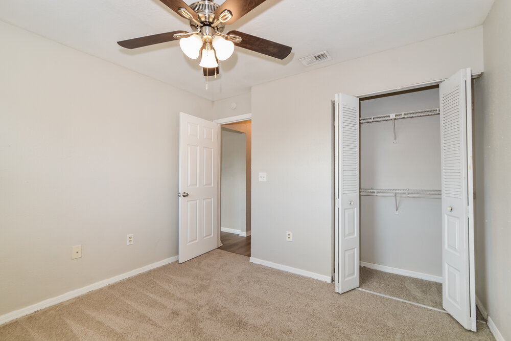 Building Photo - 648 Caribou Ct