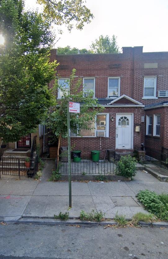 Primary Photo - 30-21 37th St