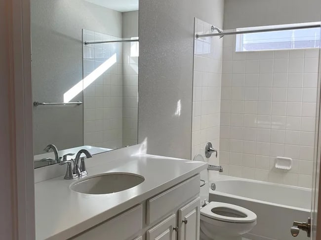 Building Photo - Modern Home in Hearthstone