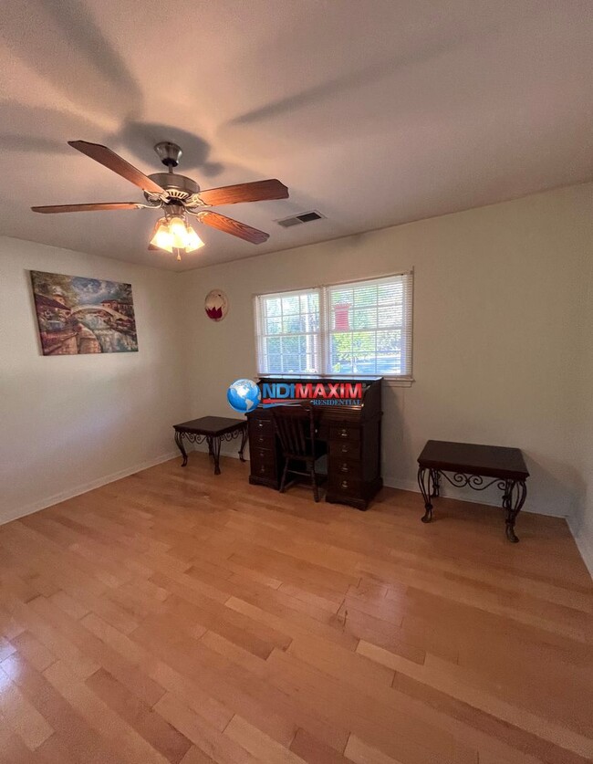 Building Photo - Beautiful ranch in PARKVIEW cluster in Lil...
