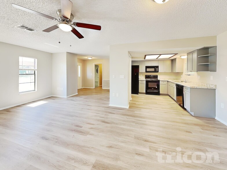 Building Photo - 2001 Deborah Dr