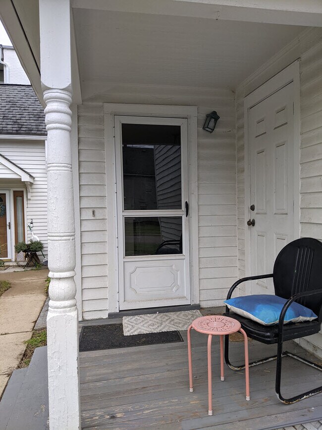 Building Photo - 501 W Forest Ave