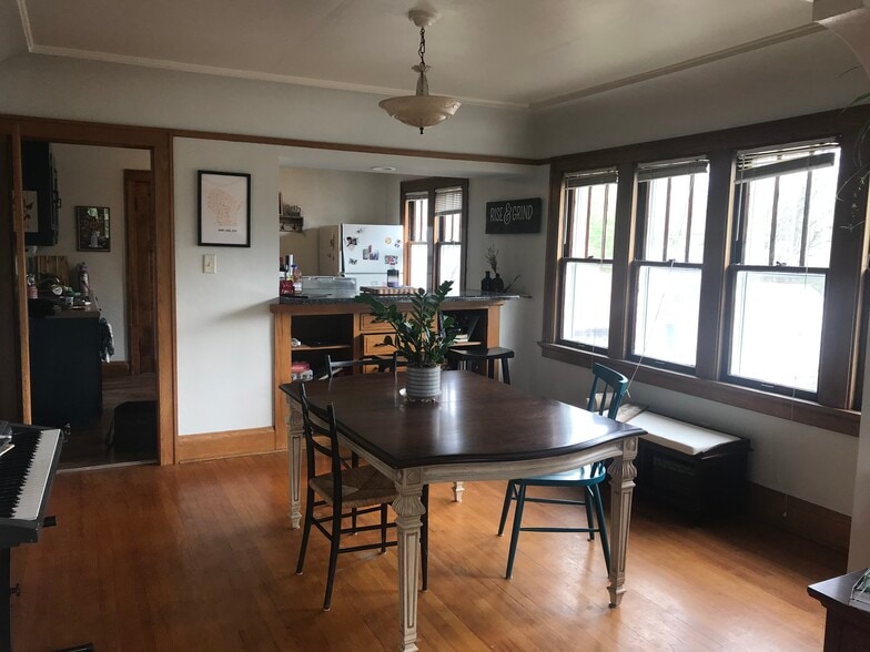 Living Room looking in - 336 N 70th St