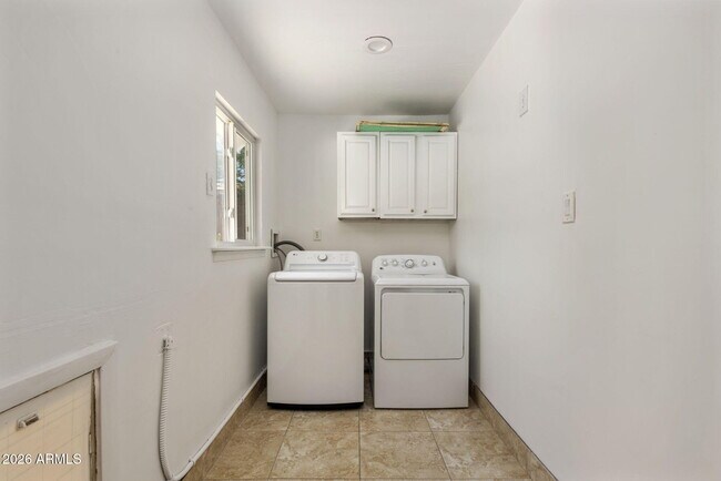 Building Photo - 8307 E Monterosa St
