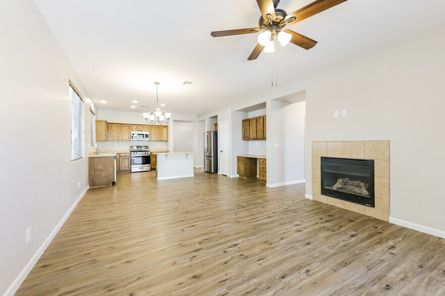 Building Photo - 43362 N Vista Hills Dr