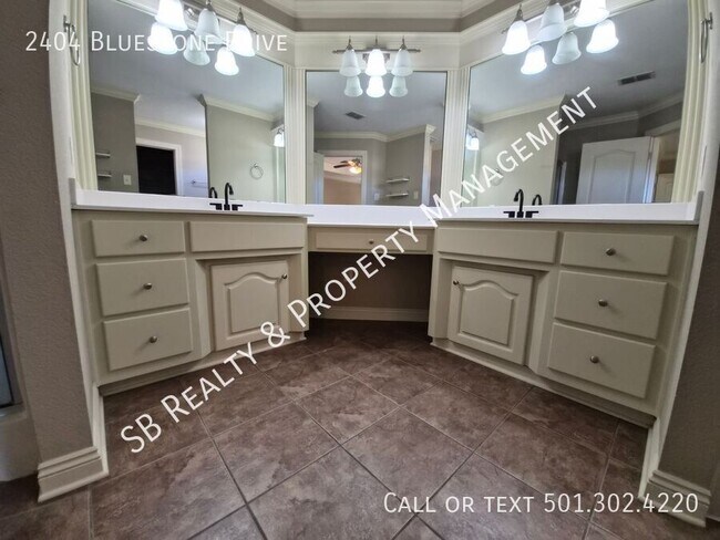 Building Photo - 2404 Bluestone Dr