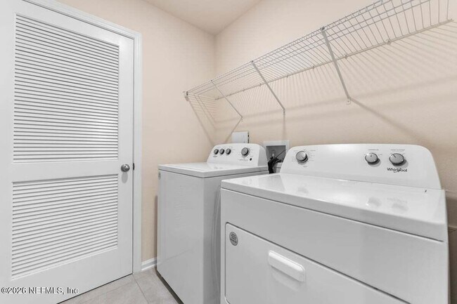 Building Photo - 49 Coastline Wy