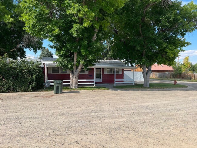 Building Photo - 429 E Pine St