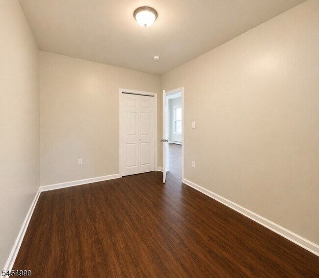 Building Photo - 160 19th Ave