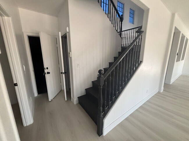 Building Photo - Spacious 4Br/3Ba Home in Galena Pointe – in North Las Vegas