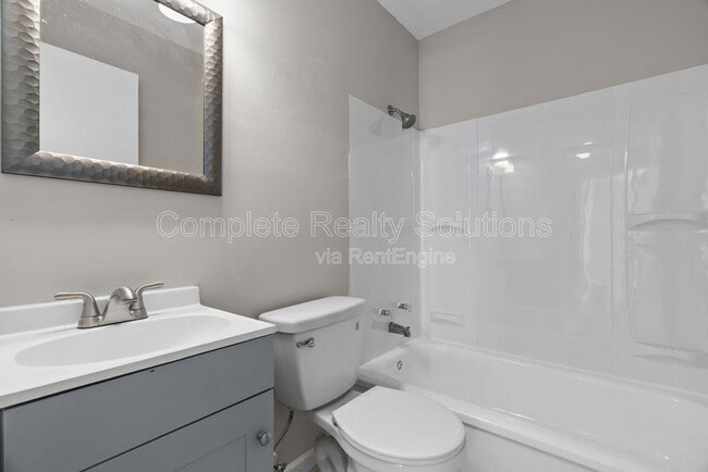 Building Photo - 409 Caithness Rd