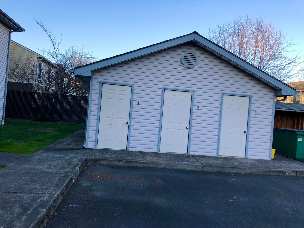 Building Photo - 298 Stadium Dr N