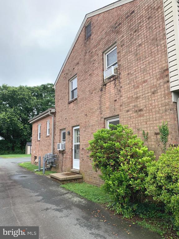 Building Photo - 300 Claiborne Ave