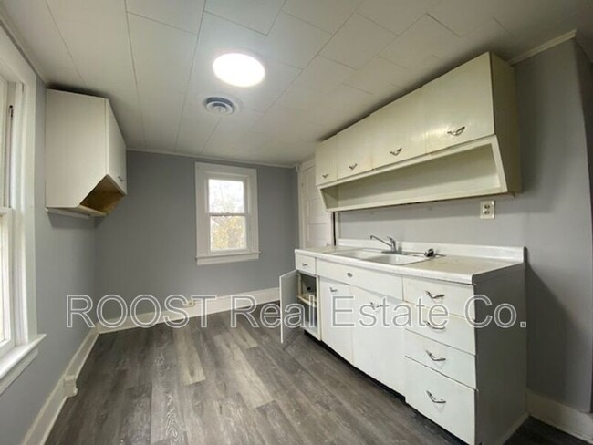 Building Photo - 1606/1608 W High St.