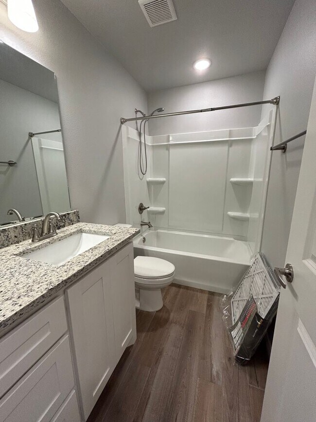 Building Photo - 2032 Twin Falls Dr