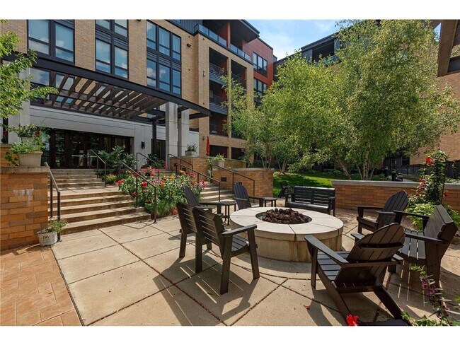 Building Photo - 4730 Park Commons Dr