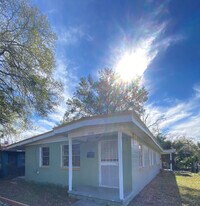 Building Photo - 1598 W 23rd St