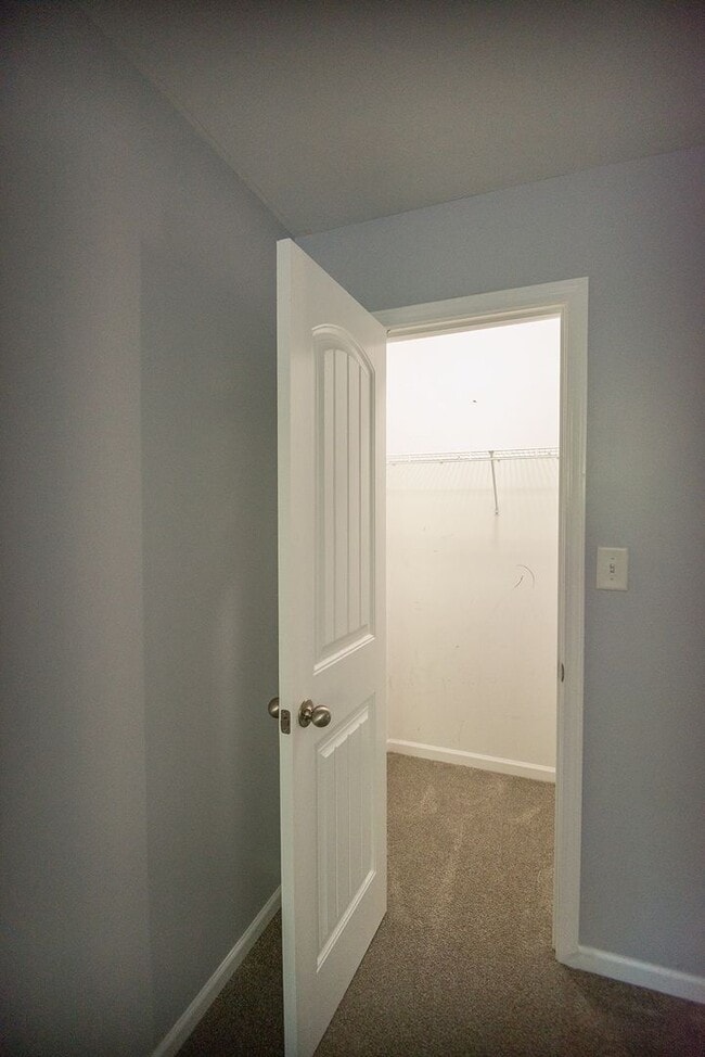 Building Photo - 2606 5 St