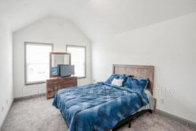 Building Photo - 2439 Sequoia Trail