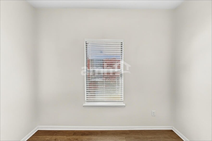 Building Photo - 1009 Atlanta Dr
