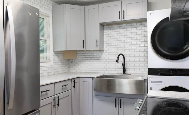 Building Photo - 3202 Periwinkle Dr