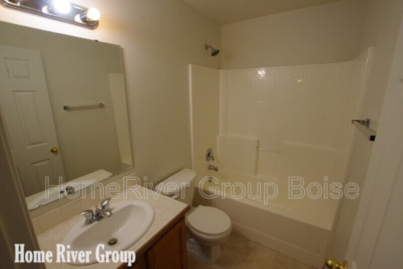Building Photo - 793 Triumph Dr
