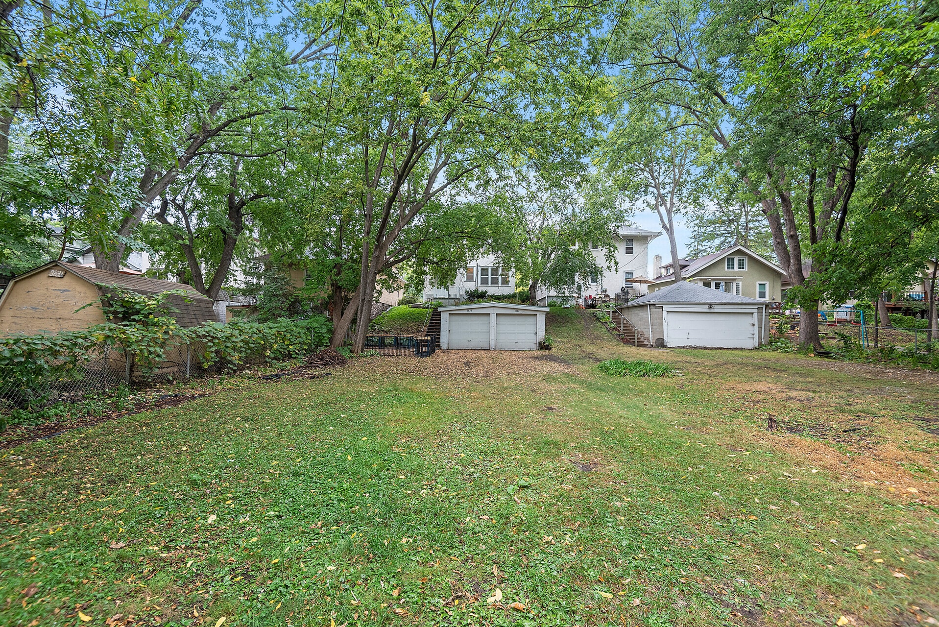 off-street parking is available in front of this garage - 3829 Blaisdell Ave