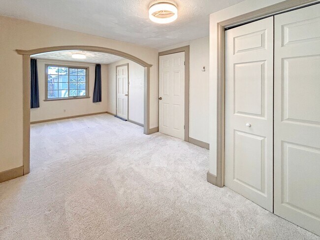 Building Photo - $0 DEPOSIT OPTION. CHARMING 3 BEDROOM WITH FENCED IN YARD AND DETACHED GARAGE IN DENVER'S BERKELE...