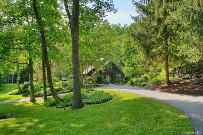 Building Photo - 16 Old Post Rd