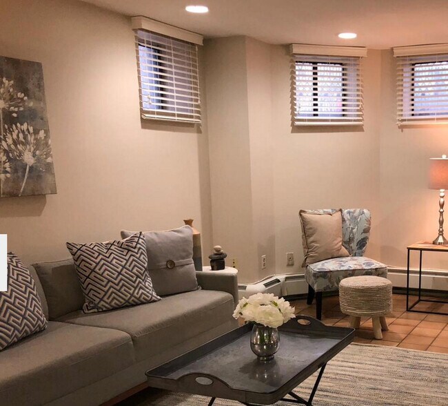 Building Photo - 423 Shawmut Ave