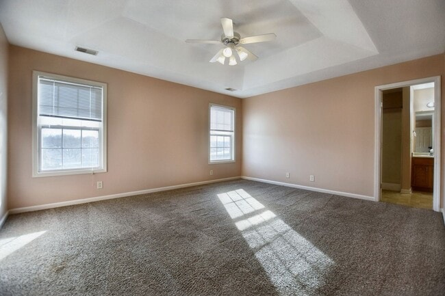 Building Photo - Pet Friendly Three Bedroom with Bonus!