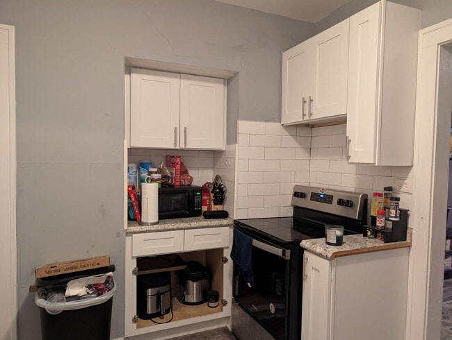 Building Photo - 2184 Wascana Ave