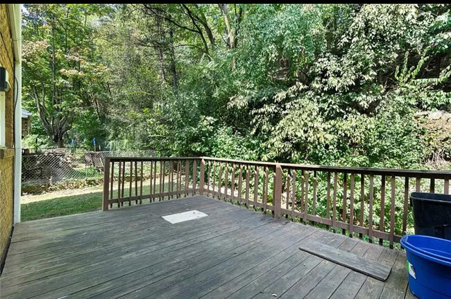 Back deck - 2701 Woodstock Ave