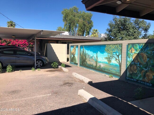 Building Photo - 2020 S Granada Dr