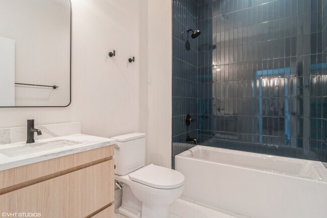 Building Photo - 1775 N Clybourn Ave