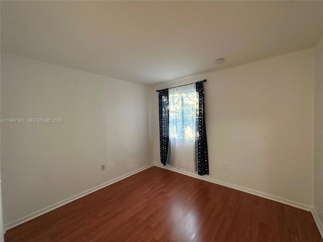 Building Photo - 2615 SE 15th Pl