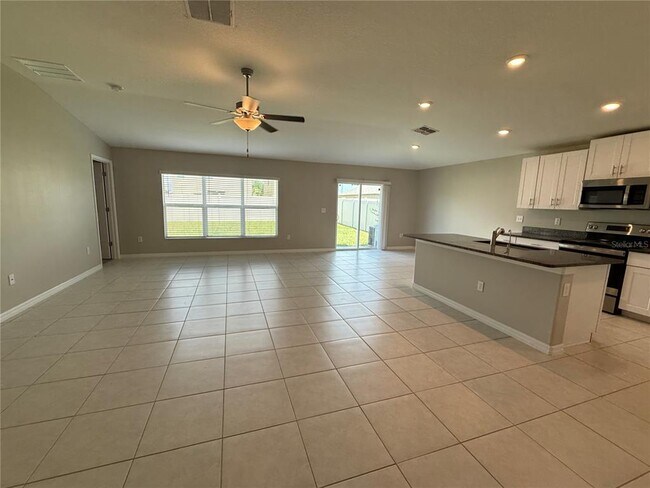 Building Photo - 15427 Miller Creek Dr