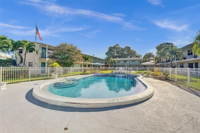 Building Photo - 7401 Pines Blvd