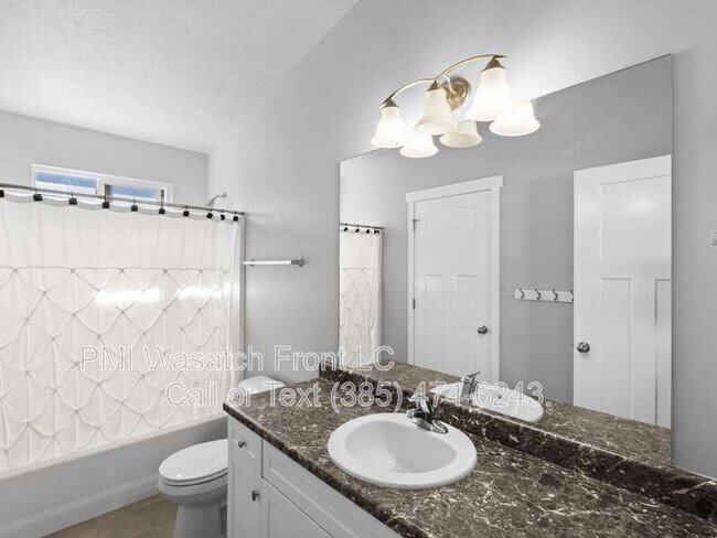 Building Photo - 589 W Life Dr